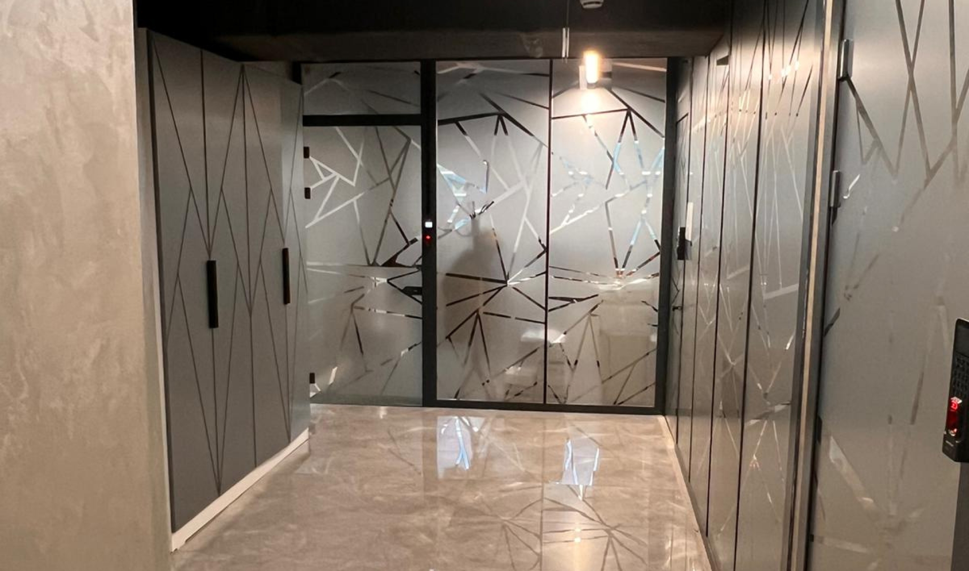 Dekoratif gri ofis cam buzlama