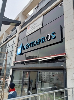 Diş kliniği ışıklı tabela
