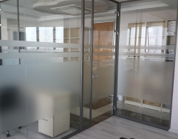 Maxivedik ofis şeritli cam buzlama.